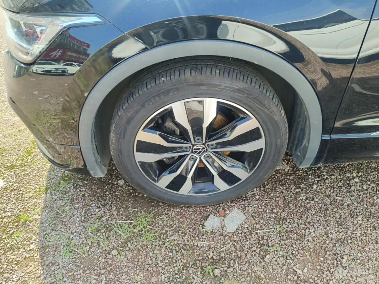 Volkswagen Tiguan L 2023 330TSI Automatic Two-Wheel Drive R-Line Enjoyment Edition — миниатюра 10