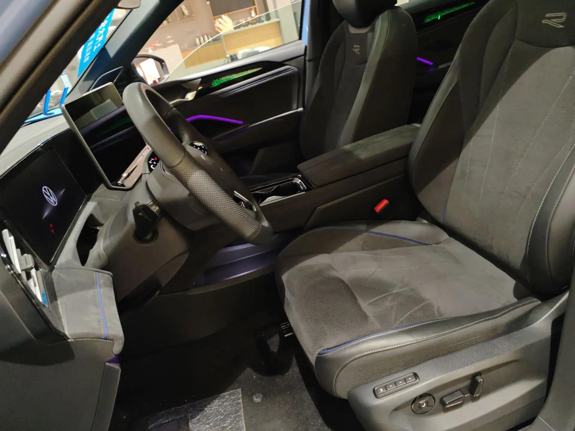 Volkswagen Tiguan L 2024 PRO 380TSI Four-Wheel Drive R-Line Prestige Edition — миниатюра 17
