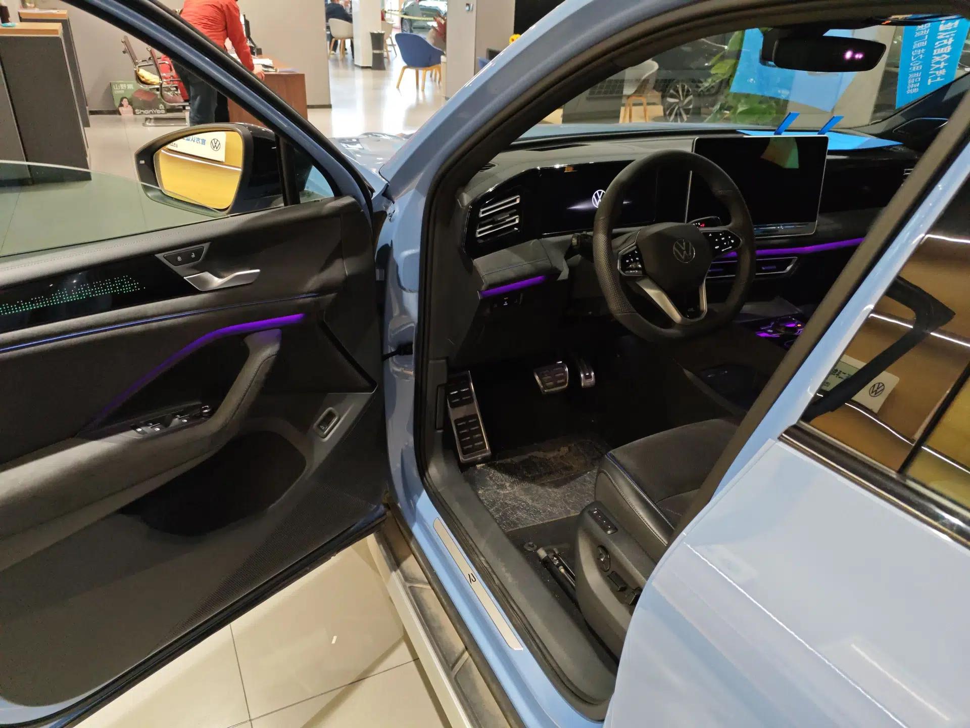 Volkswagen Tiguan L 2024 PRO 380TSI Four-Wheel Drive R-Line Prestige Edition — миниатюра 18