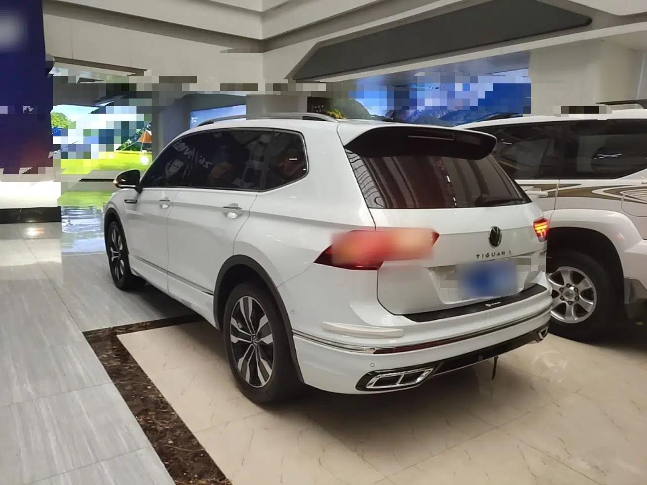 Volkswagen Tiguan L 2024 330TSI Automatic Two-Wheel Drive R-Line Enhanced Edition — миниатюра 4