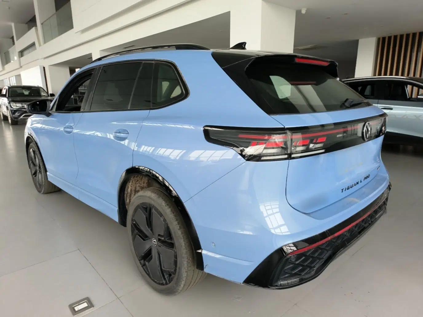 Volkswagen Tiguan L 2024 PRO 380TSI Four-Wheel Drive R-Line Prestige Edition — миниатюра 4