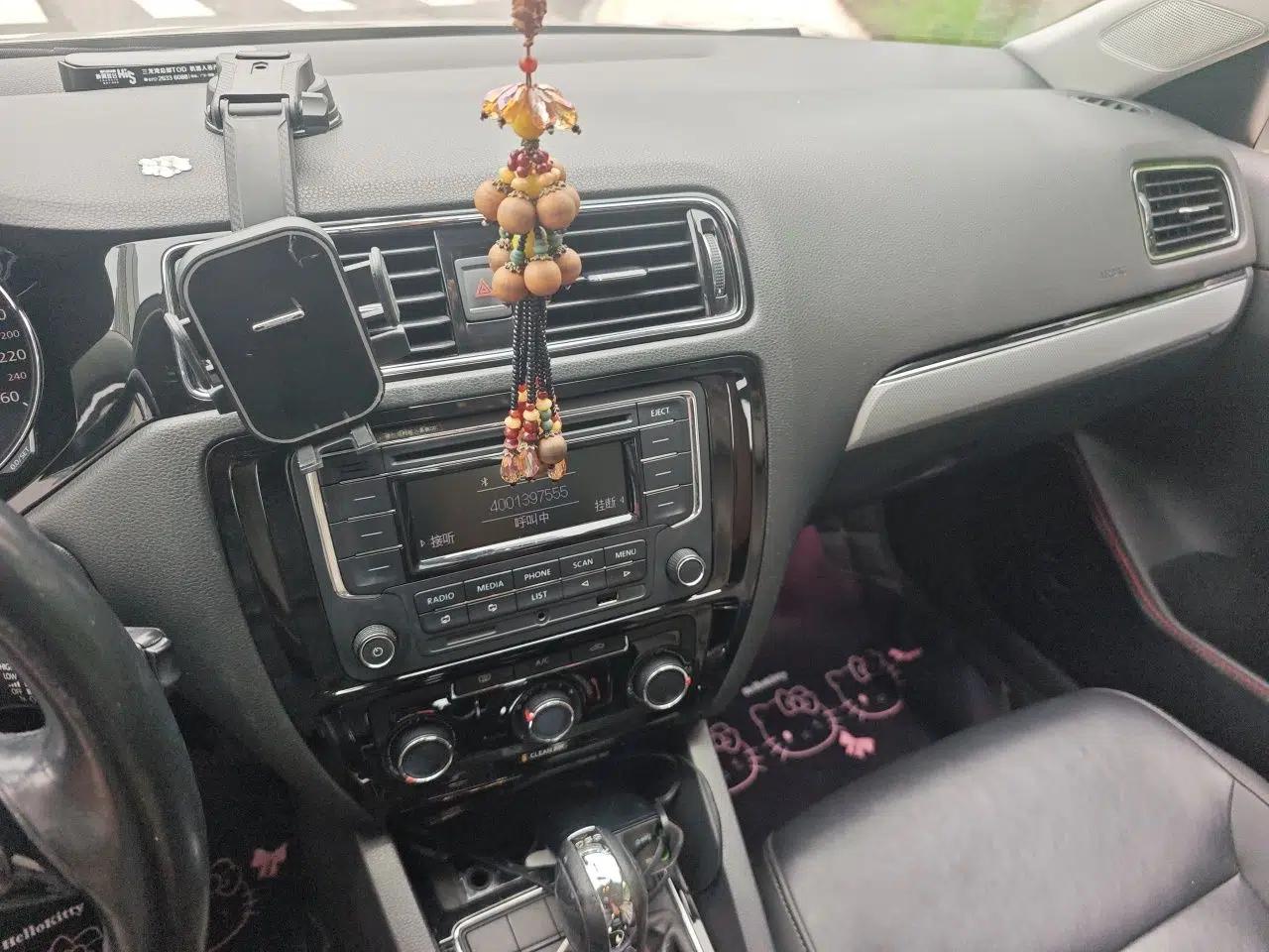Volkswagen Sagitar 2015 230TSI Automatic Comfort Version — миниатюра 13