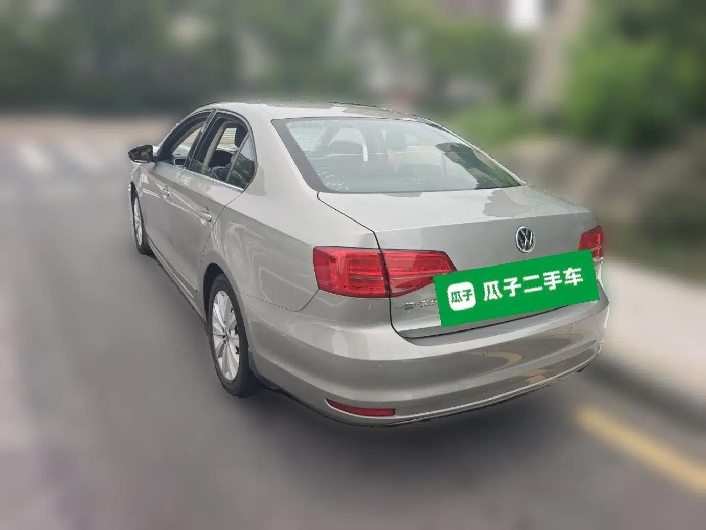 Volkswagen Sagitar 2015 230TSI Automatic Comfort Version — миниатюра 4