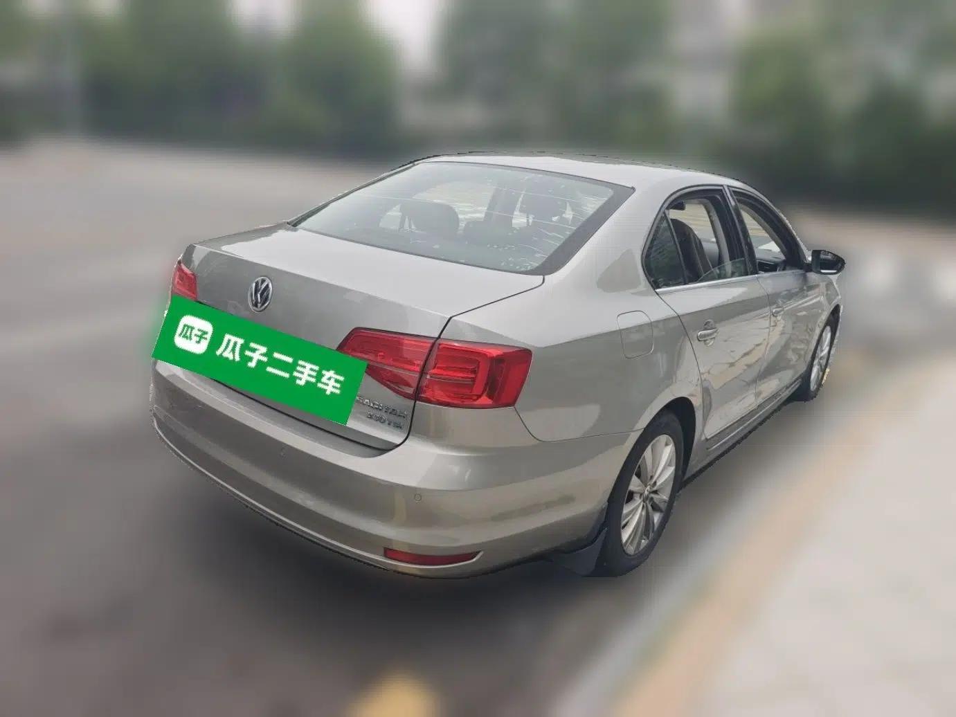 Volkswagen Sagitar 2015 230TSI Automatic Comfort Version — миниатюра 6