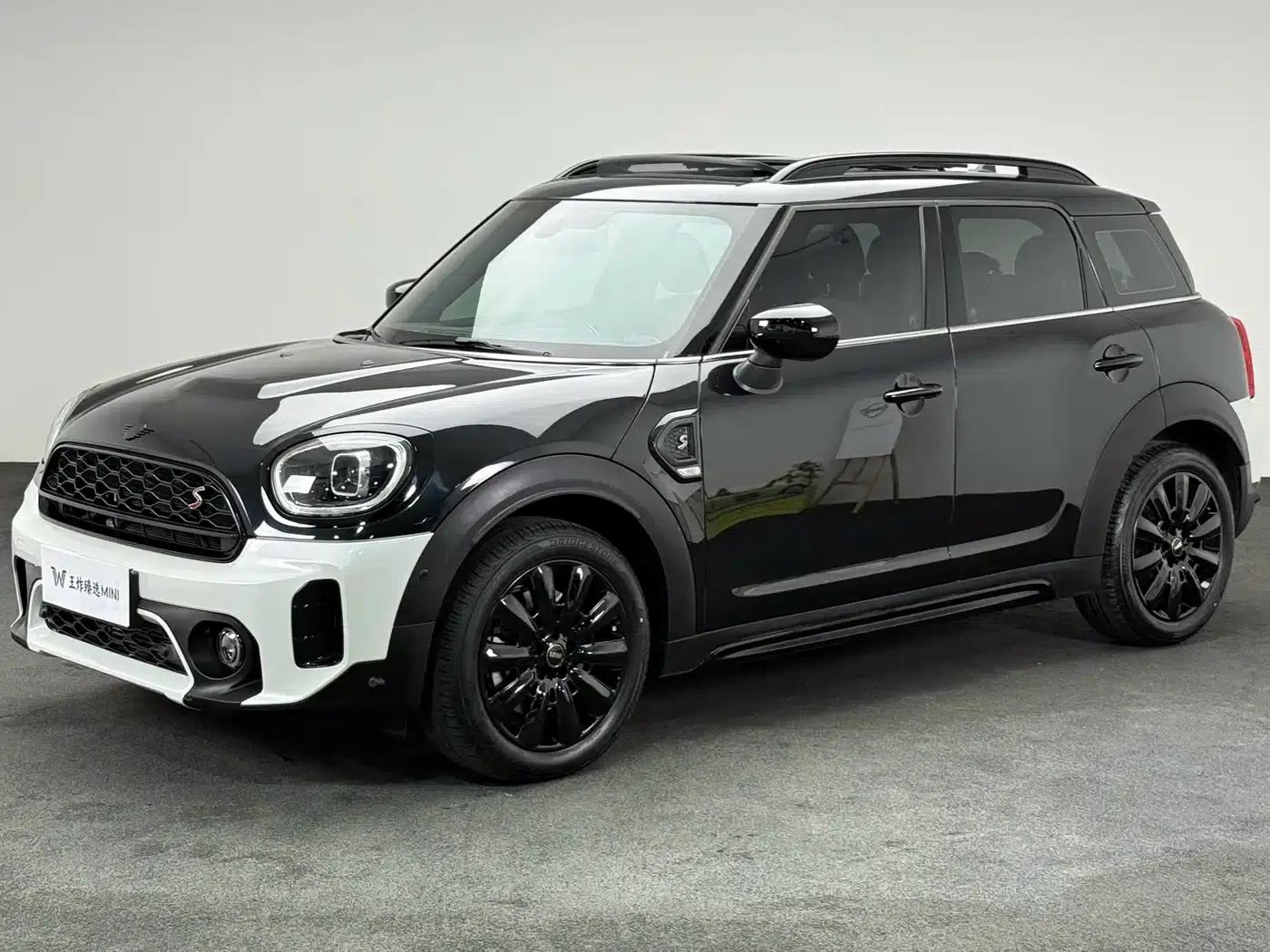 2023 MINI COUNTRYMAN Facelift 2.0T COOPER S ALL4 White Edition — миниатюра 1