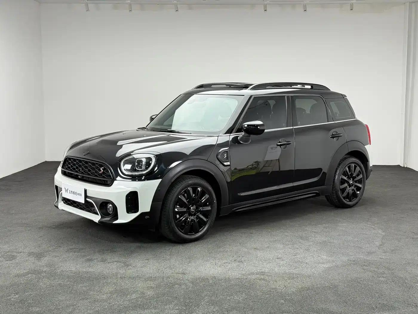2023 MINI COUNTRYMAN Facelift 2.0T COOPER S ALL4 White Edition — миниатюра 2