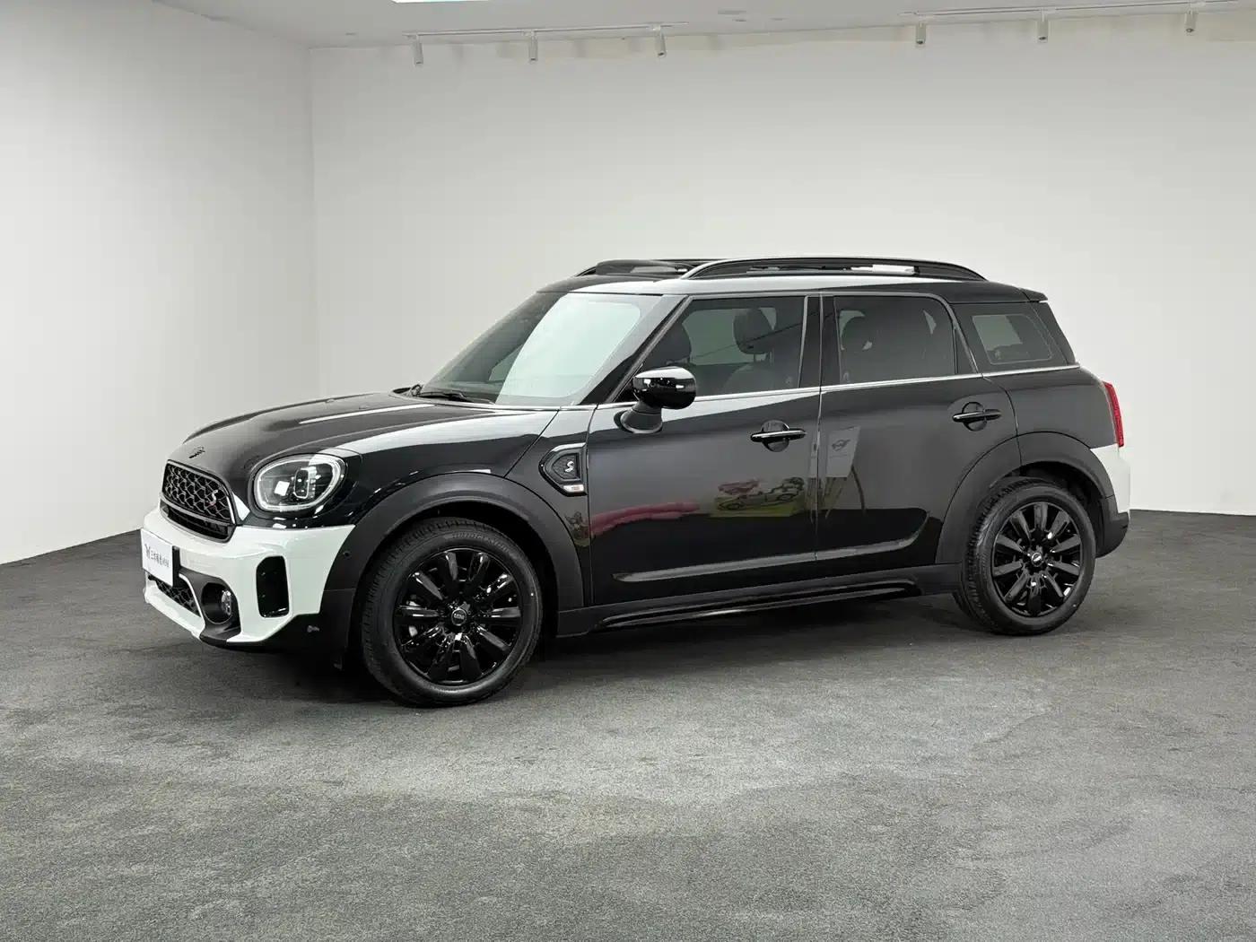 2023 MINI COUNTRYMAN Facelift 2.0T COOPER S ALL4 White Edition — миниатюра 3