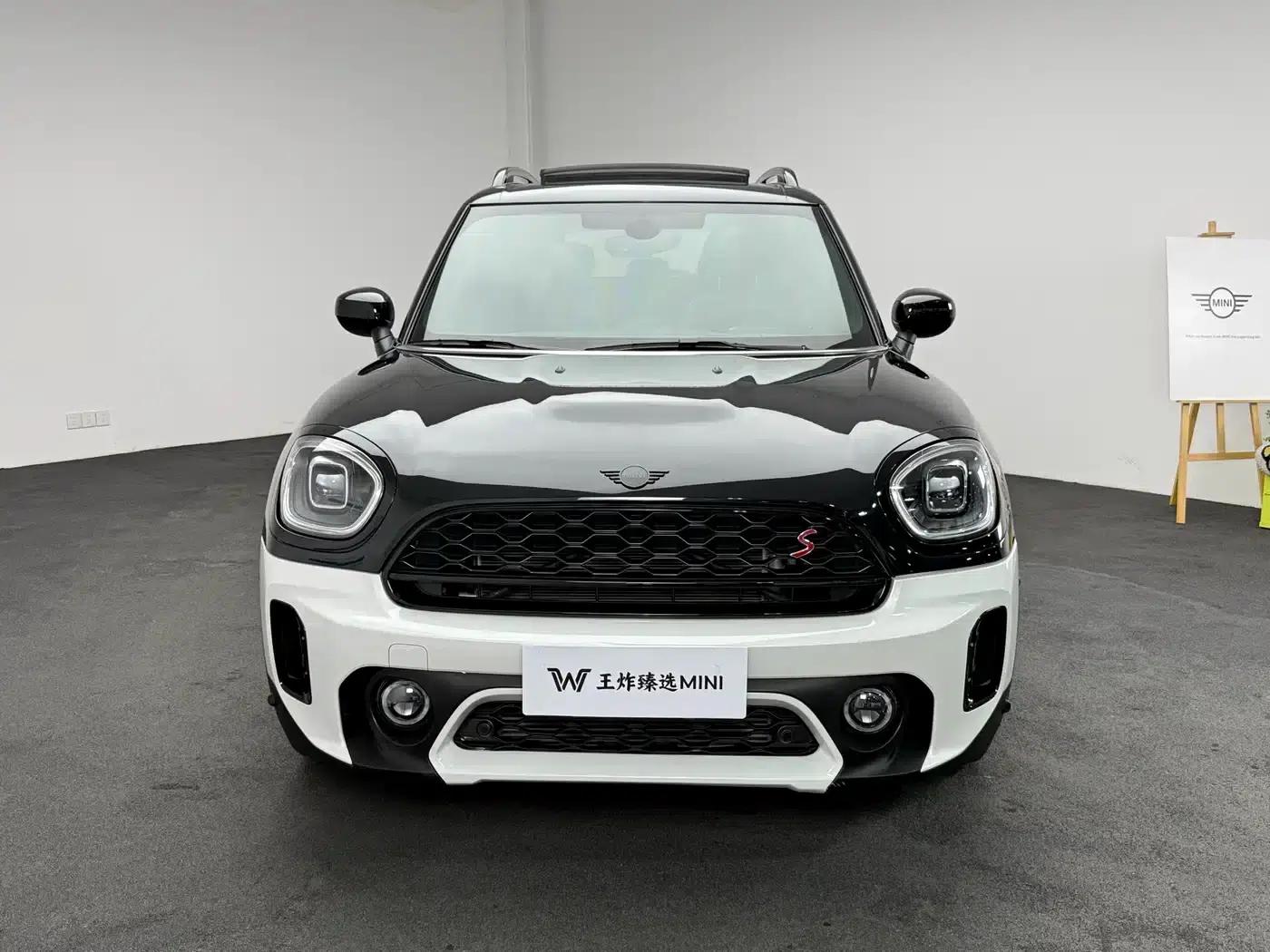 2023 MINI COUNTRYMAN Facelift 2.0T COOPER S ALL4 White Edition — миниатюра 4