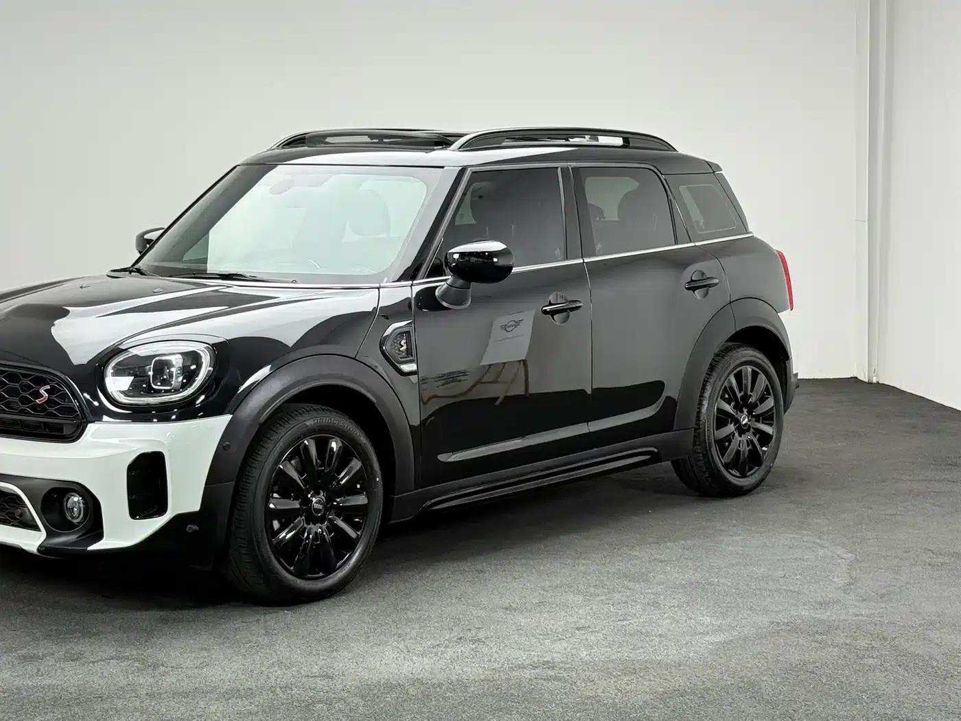 2023 MINI COUNTRYMAN Facelift 2.0T COOPER S ALL4 White Edition — миниатюра 6