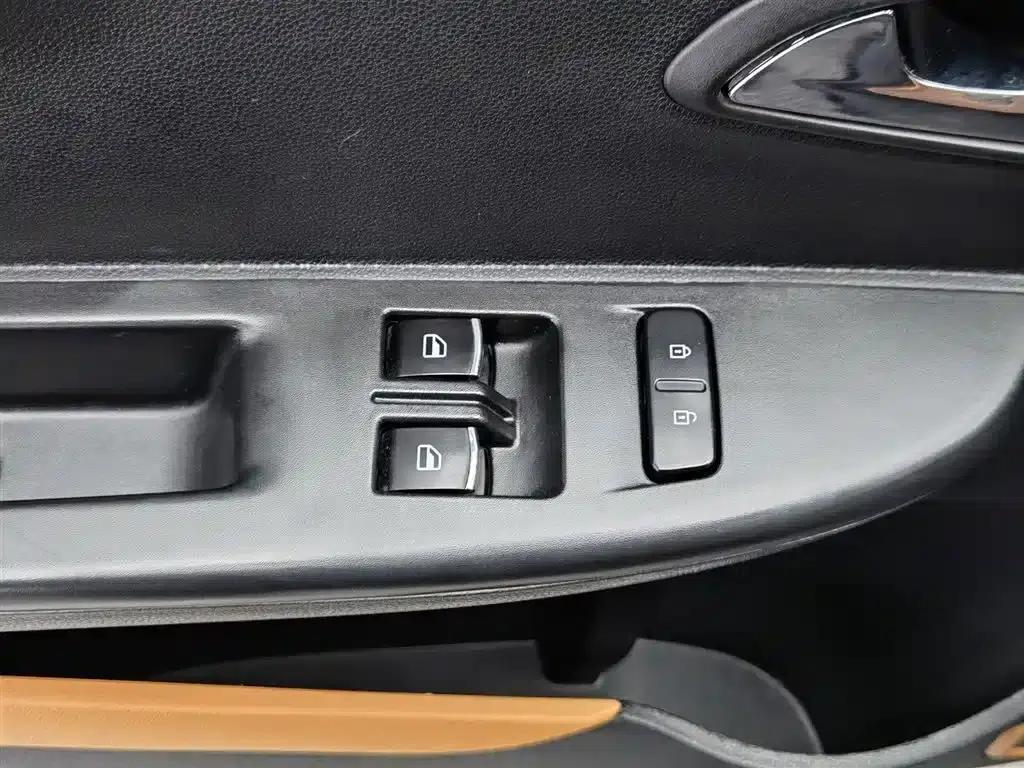 Little Ant 2018 400 4-seater Smart Edition — миниатюра 9