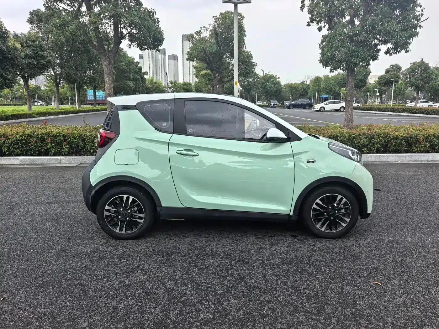 Little Ant 2022 Model, Sweet Pink Version, Half-Sugar Edition, Lithium Iron Phosphate, 30kW, 301km/h — миниатюра 4