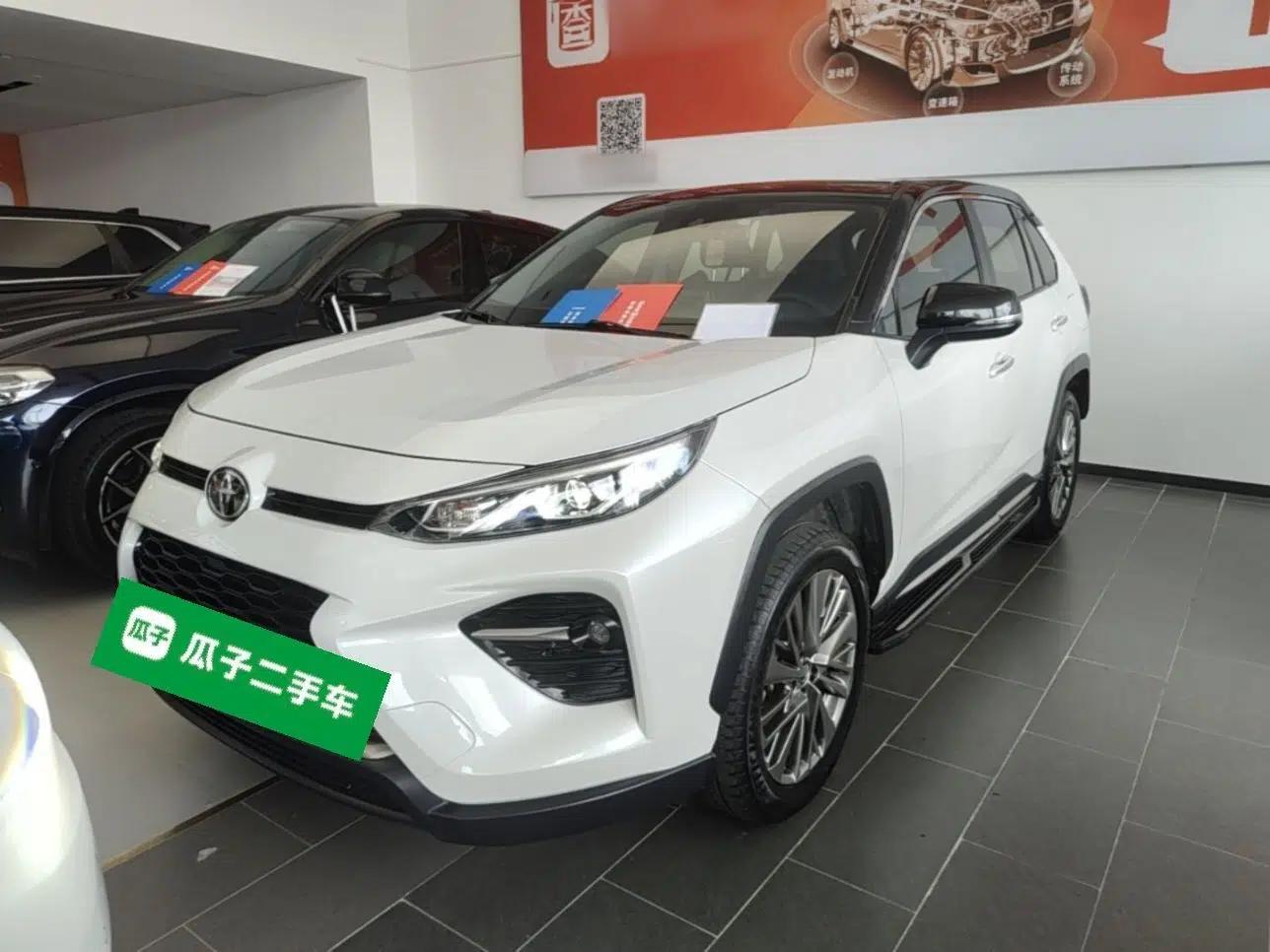 Toyota Wildlander 2020 2.0L CVT Two-Wheel Drive Prestige Edition — миниатюра 1