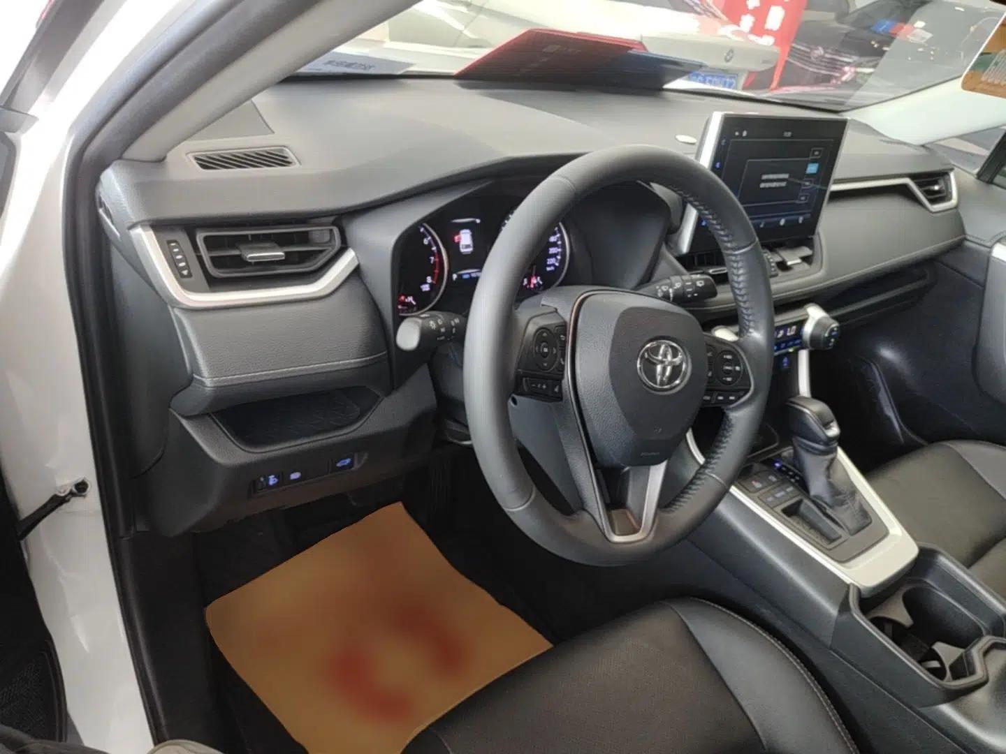 Toyota Wildlander 2020 2.0L CVT Two-Wheel Drive Prestige Edition — миниатюра 12