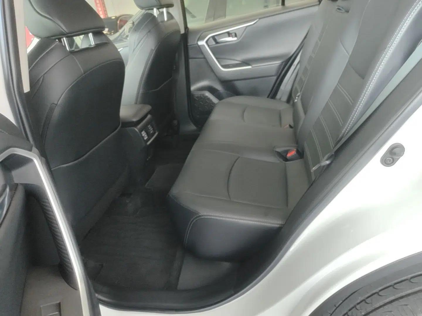 Toyota Wildlander 2020 2.0L CVT Two-Wheel Drive Prestige Edition — миниатюра 20