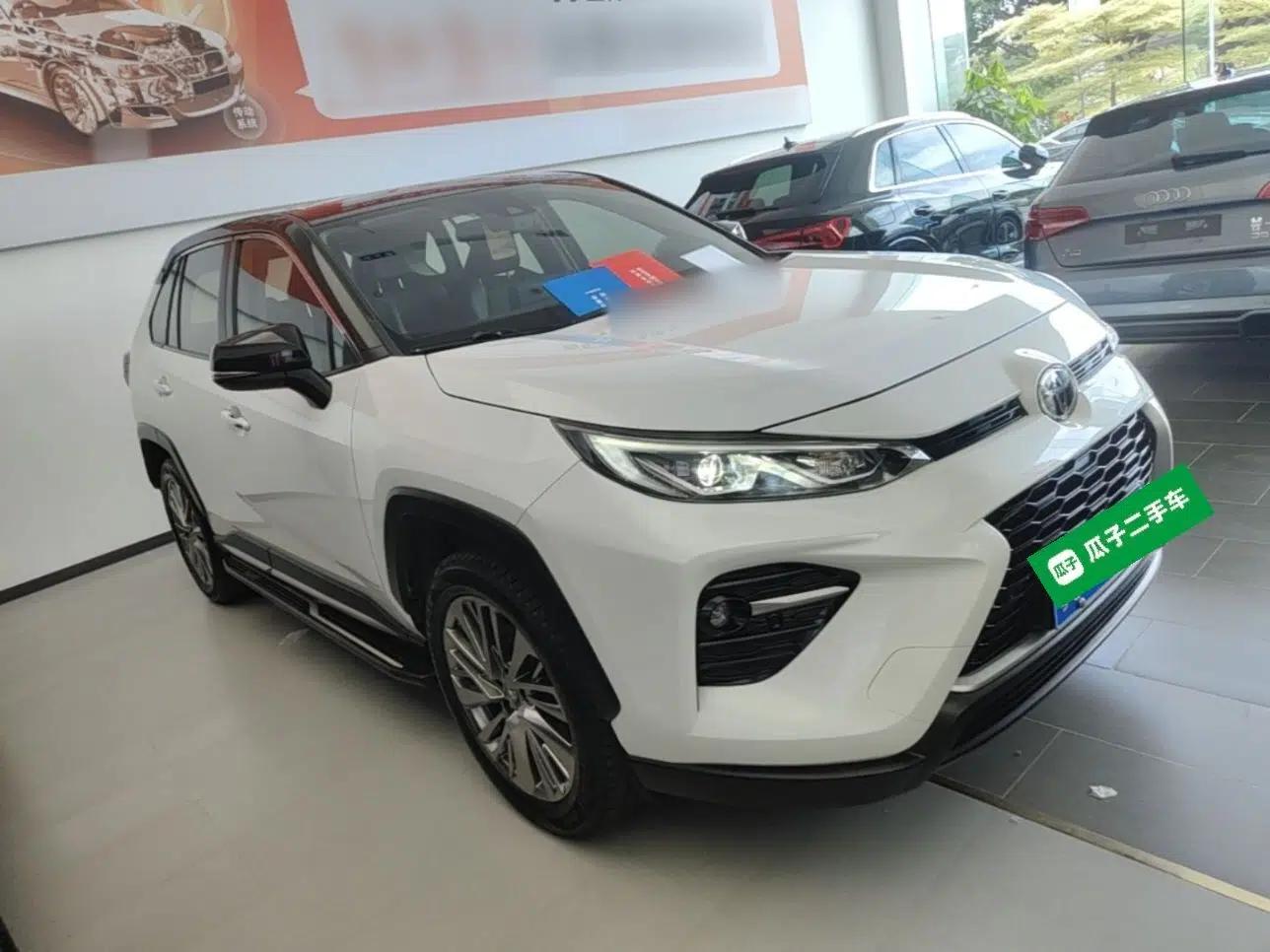 Toyota Wildlander 2020 2.0L CVT Two-Wheel Drive Prestige Edition — миниатюра 3
