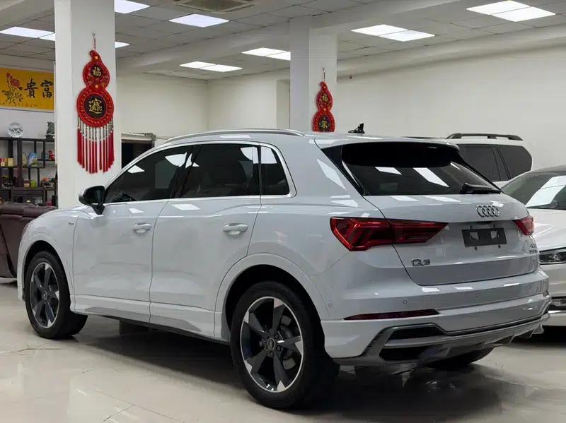 Audi Q3 2022 35 TFSI Fashion Dynamic Edition — миниатюра 4