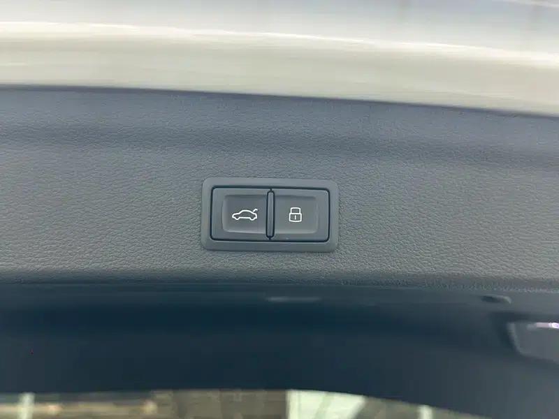 Audi Q3 2023 35 TFSI Fashion Dynamic Edition — миниатюра 9