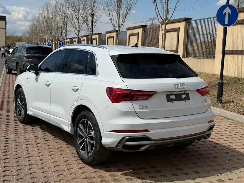 Audi Q3 2022 35 TFSI Progressive Dynamic — миниатюра 4