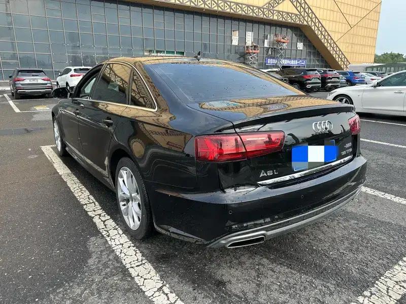 Audi A6L 2018 30th Anniversary Edition 35 TFSI Fashion Model — миниатюра 4