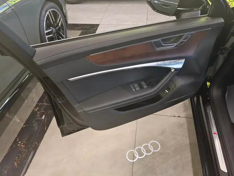 Audi A6L 2023 Facelift 55 TFSI quattro Premium Dynamic Edition — миниатюра 13