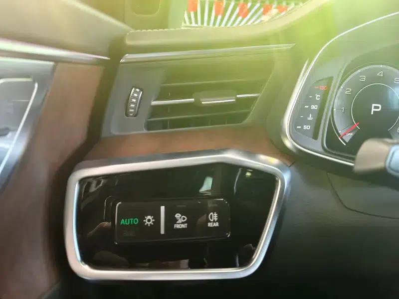 Audi A6L 2023 Facelift 55 TFSI quattro Premium Dynamic Edition — миниатюра 19