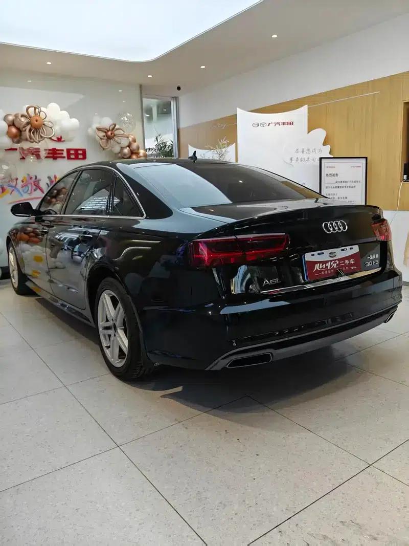 Audi A6L 2018 30th Anniversary Edition 30 FSI Fashion Model — миниатюра 3