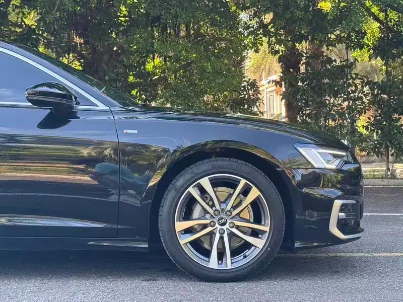 Audi A6L 2024 40 TFSI Luxury Dynamic — миниатюра 11