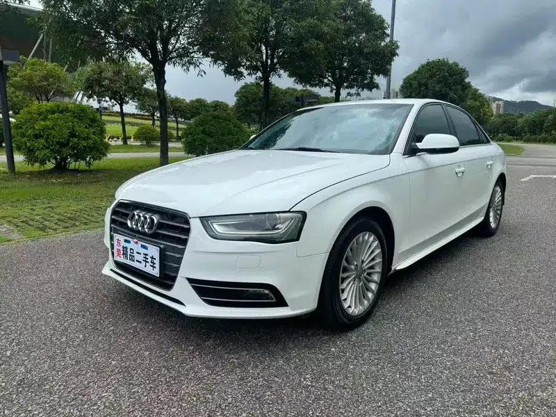 Audi A4L 2013 35 TFSI Automatic Standard Edition — миниатюра 1