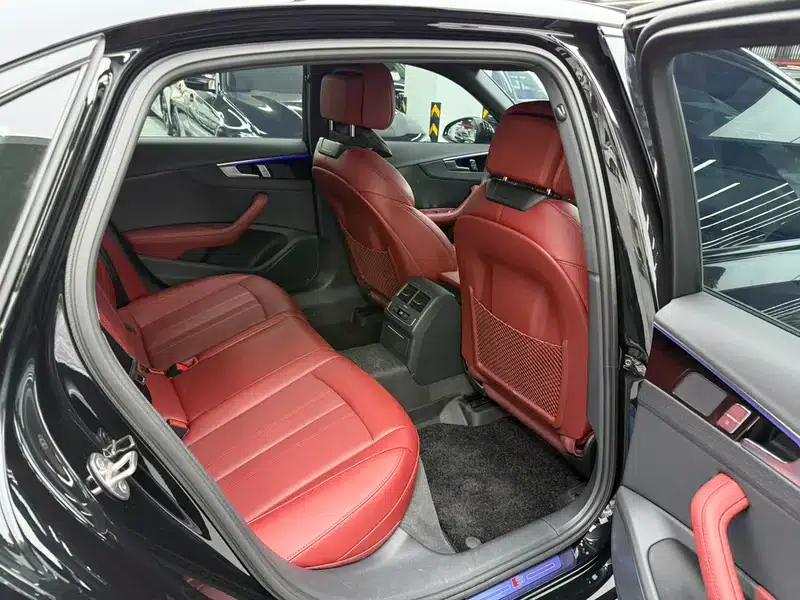 Audi A4L 2025 2 Million Unit Enjoyment Edition 40 TFSI Luxury Dynamic Model — миниатюра 17