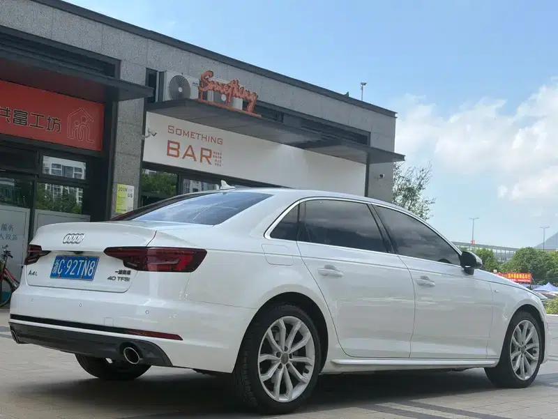 Audi A4L 2018 30th Anniversary Edition 40 TFSI Fashion Model — миниатюра 6