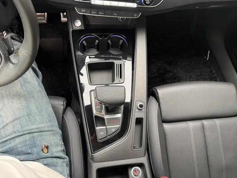 Audi A4L 2022 40 TFSI Luxury Dynamic — миниатюра 18