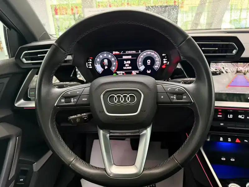 Audi A3 2025 Sportback 35 TFSI Flying Spur Luxury Edition + Luxury Package — миниатюра 14