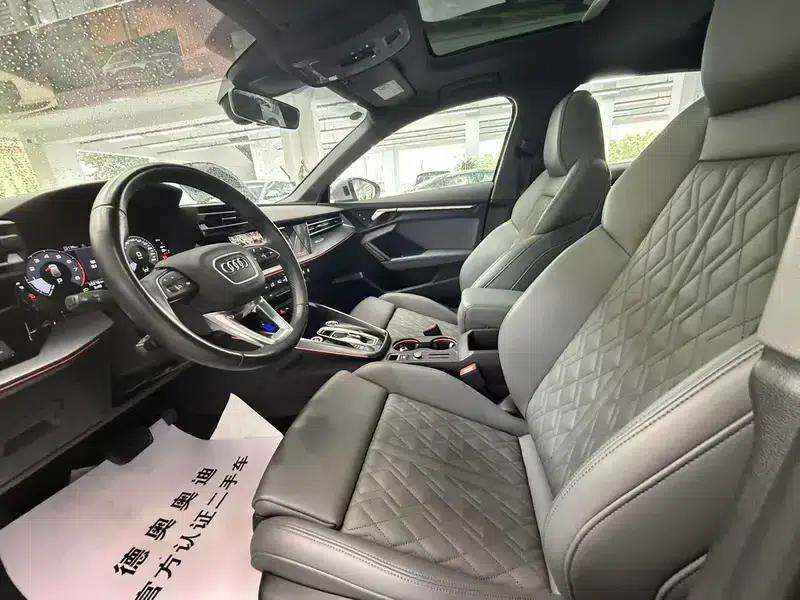 Audi A3 2025 Sportback 35 TFSI Flying Spur Luxury Edition + Luxury Package — миниатюра 17
