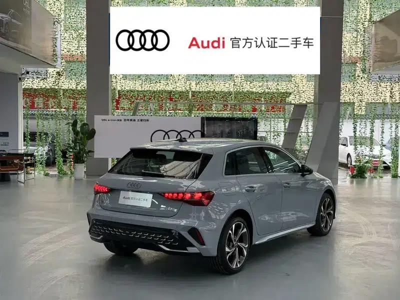 Audi A3 2025 Sportback 35 TFSI Flying Spur Luxury Edition + Luxury Package — миниатюра 5