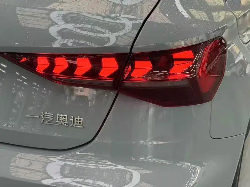 Audi A3 2025 Sportback 35 TFSI Flying Spur Luxury Edition + Luxury Package — миниатюра 8