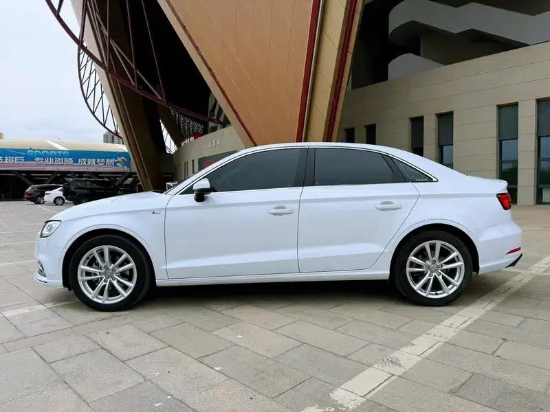 Audi A3 2017 Limousine 35 TFSI Progressive — миниатюра 4