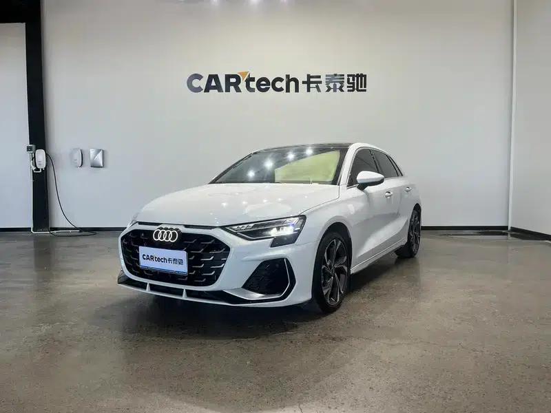 Audi A3 2025 Sportback 35 TFSI Flying Spur Luxury Edition — миниатюра 1