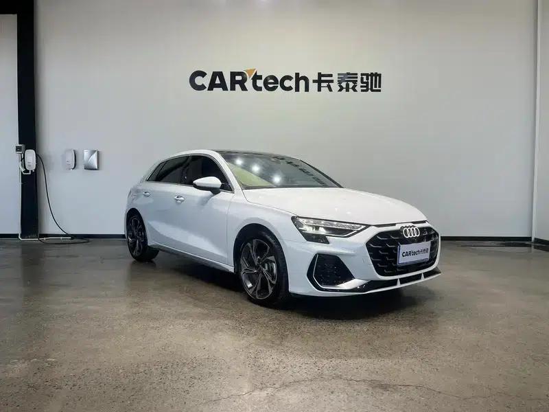 Audi A3 2025 Sportback 35 TFSI Flying Spur Luxury Edition — миниатюра 3