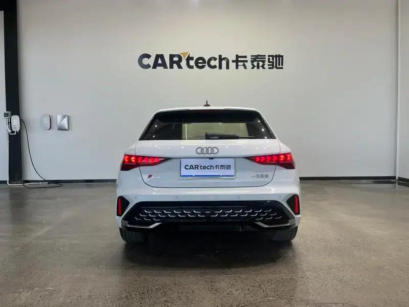 Audi A3 2025 Sportback 35 TFSI Flying Spur Luxury Edition — миниатюра 5