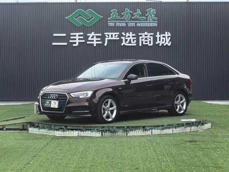 Audi A3 2018 30th Anniversary Edition Limousine 35 TFSI Fashion Model — миниатюра 1