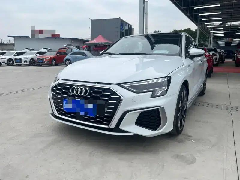 Audi A3 2024 Sportback 35 TFSI Fashion Sport — миниатюра 1