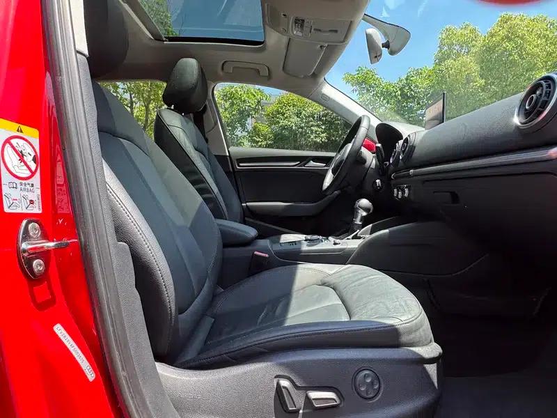 Audi A3 2015 Sportback 35 TFSI Millionth Anniversary Comfort Edition — миниатюра 23