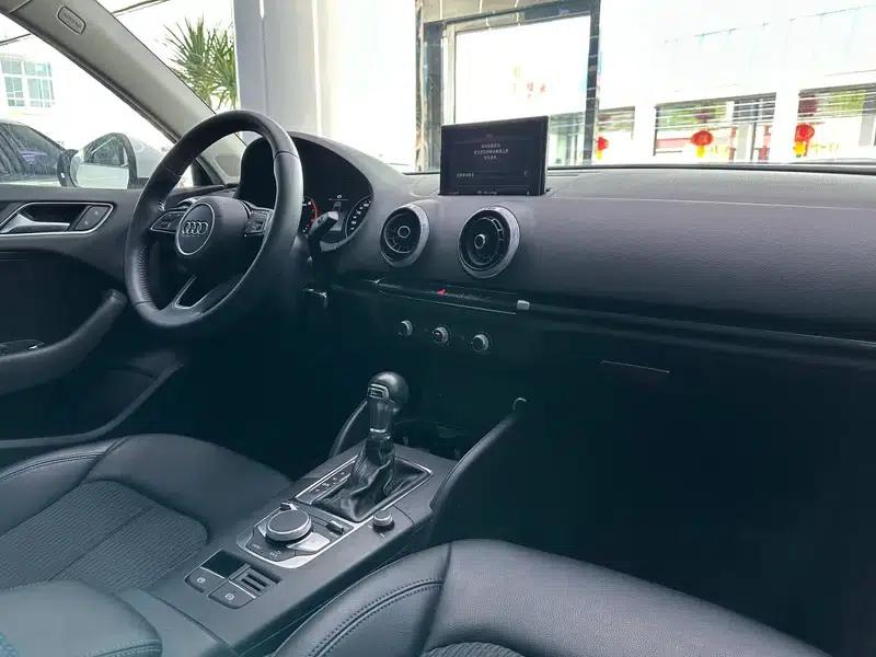 Audi A3 2018 30th Anniversary Edition Limousine 35 TFSI Fashion Model — миниатюра 14
