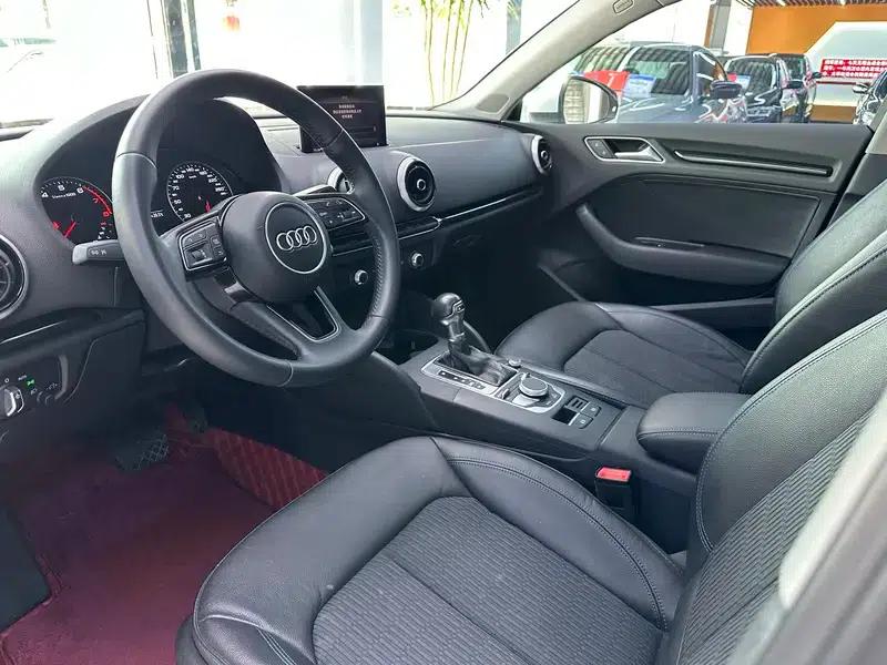 Audi A3 2018 30th Anniversary Edition Limousine 35 TFSI Fashion Model — миниатюра 18