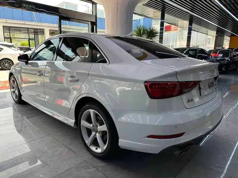 Audi A3 2018 30th Anniversary Edition Limousine 35 TFSI Fashion Model — миниатюра 4