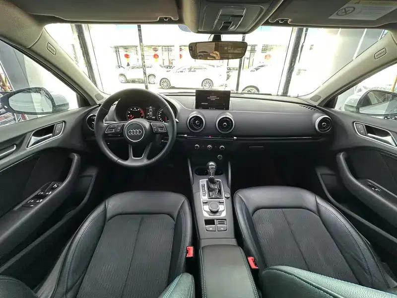 Audi A3 2018 30th Anniversary Edition Limousine 35 TFSI Fashion Model — миниатюра 9