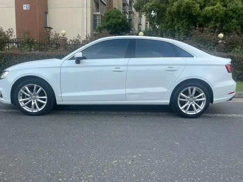 Audi A3 2018 30th Anniversary Edition Limousine 35 TFSI Progressive — миниатюра 4