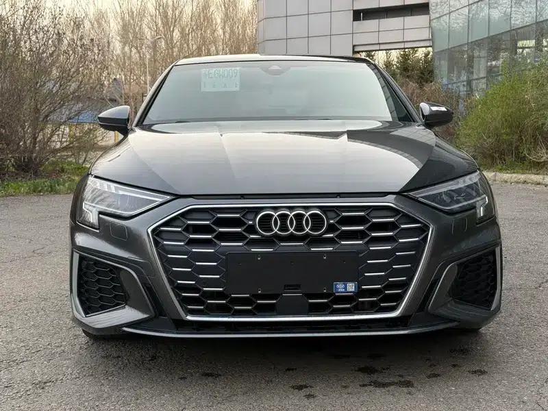 Audi A3 2023 Sportback 35 TFSI Fashion Sport — миниатюра 2