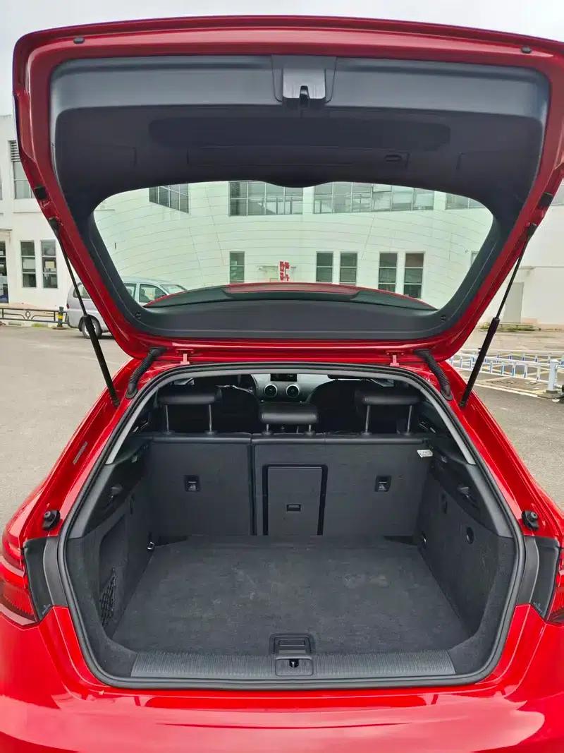 Audi A3 2018 30th Anniversary Edition Sportback 35 TFSI Fashion Model — миниатюра 14