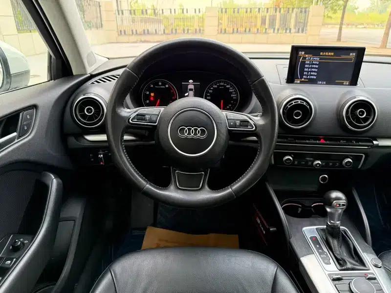 Audi A3 2014 Sportback 35 TFSI Automatic Comfort — миниатюра 7